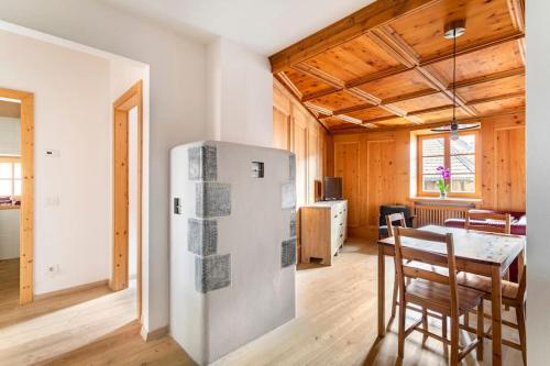  Appartamento rustico con stube e balcone in Predazzo