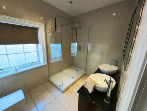 Richmond Apartment - image 8