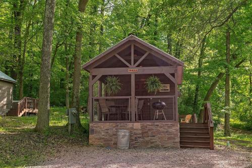 Lena Cabin Wooded Tiny Cabin - Hot Tub