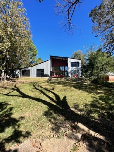 Lakefront-Private Dock-Lakeview-Sleeps 19 plus in Porum, USA