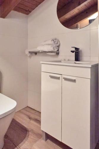 Sunny Cozy Penthouse with a Terrace at Plaza del Carmen, Valencie (fotografie 10)