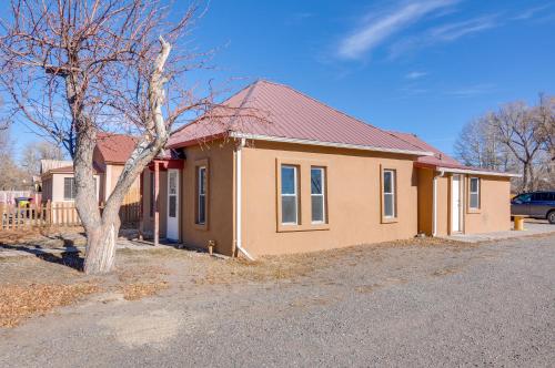 Del Norte Home about 50 Mi to Great Sand Dunes!