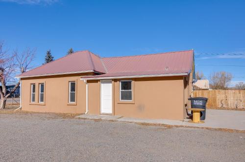 Del Norte Home about 50 Mi to Great Sand Dunes!