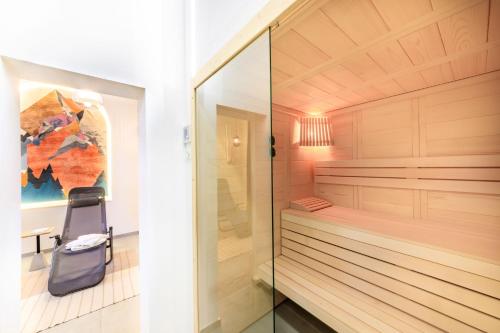 桑拿, 5 Sterne Ferienwohnung Schlossplatz - Sachsen Vogtland Erzgebirge 6 Personen 3 SZ Sauna Kamin in 奧爾巴赫