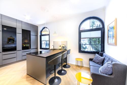 設施, 5 Sterne Ferienwohnung Schlossplatz - Sachsen Vogtland Erzgebirge 6 Personen 3 SZ Sauna Kamin in 奧爾巴赫