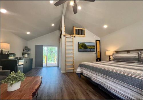 Loft Cabin 2 - Rogue River Resort