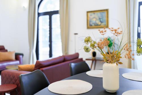 設施, 5 Sterne Ferienwohnung Schlossplatz - Sachsen Vogtland Erzgebirge 6 Personen 3 SZ Sauna Kamin in 奧爾巴赫
