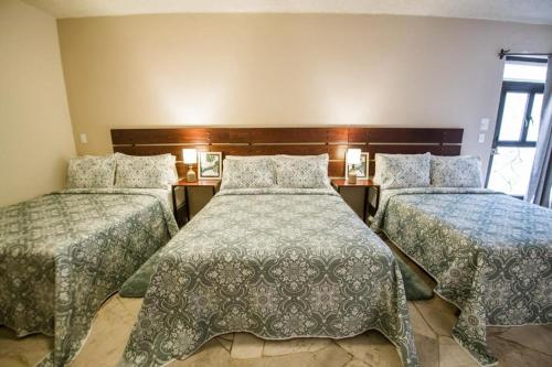 3 double beds