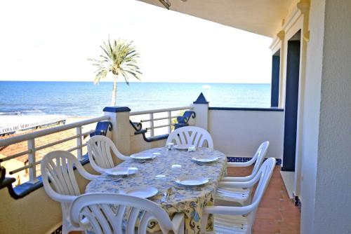 Apartment with Sea View image 3