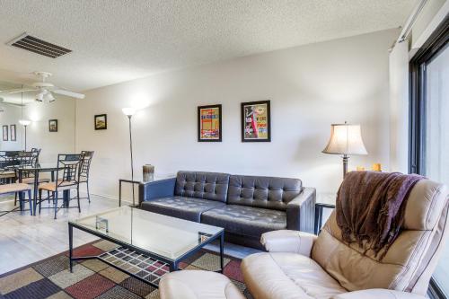 Palm Springs Condo with Pool Access, Walk to Dtwn! in Palm Springs, USA