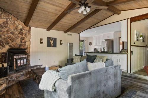 Chateau Oso Grande in Big Bear in Big Bear City, USA