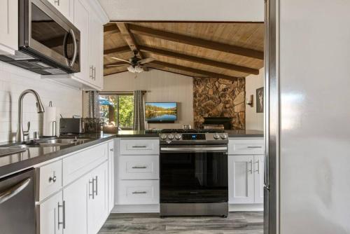 Chateau Oso Grande in Big Bear in Big Bear City (CA)