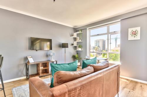 Beautiful studio in convenient Green Point - Tap to explore photos