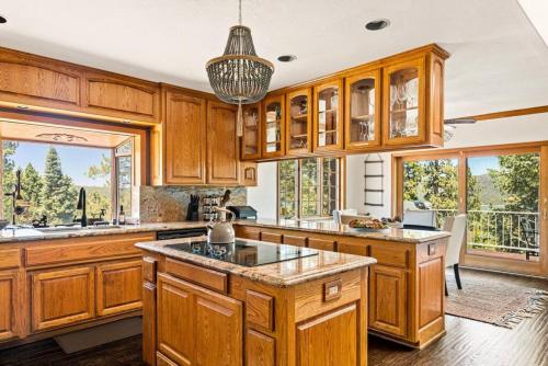 Ironwood Lake View Lodge in Big Bear Lake, USA