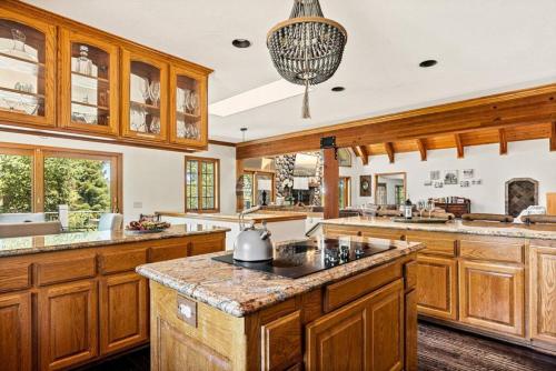Ironwood Lake View Lodge in Big Bear Lake, USA