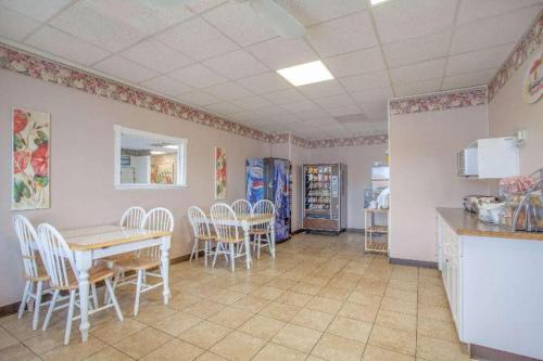 อาหารและเครื่องดื่ม, Travelodge by Wyndham Carlisle North in คาร์ไลอัล (PA)