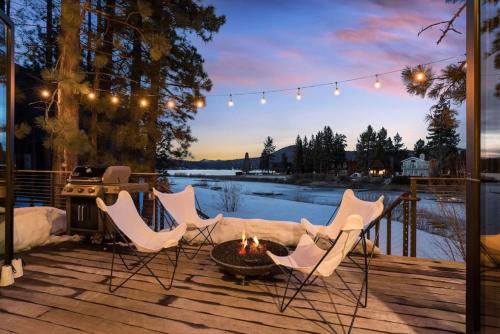 Lakefront Modern A Frame in Big Bear Lake, USA