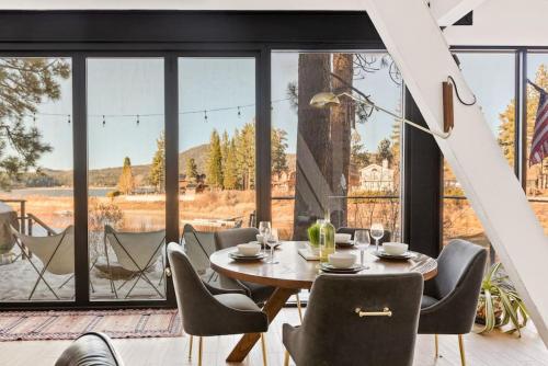 Lakefront Modern A Frame in Big Bear Lake, USA
