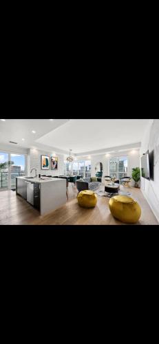 stunning 3 bedroom penthouse