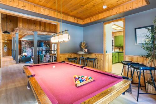 Ironwood Ultimate Estate in Big Bear Lake, USA