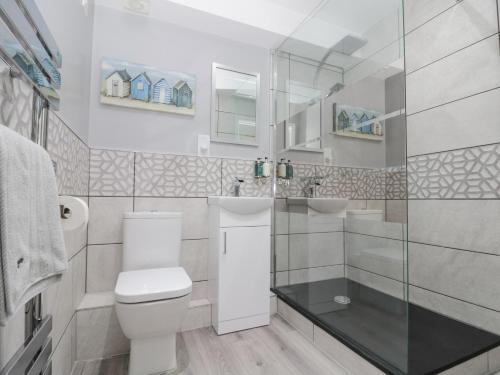 White Rose Apartment - image 9