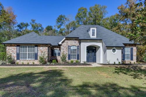 Family-Friendly Ponchatoula Home with Private Pool!