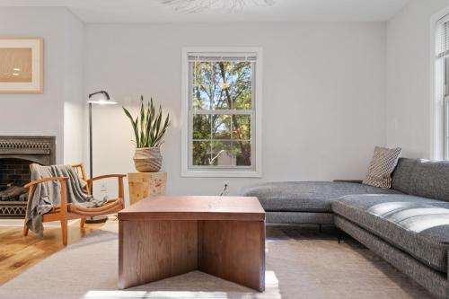 3 bedrooms, 5 beds