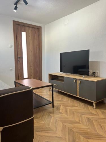 Mavrovo Square One Bedroom APARTMENT