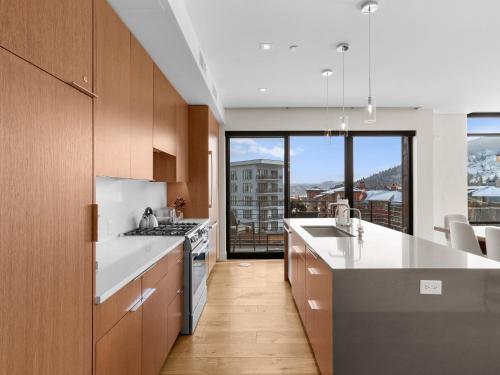 Lift Park City Condominiums - 주방