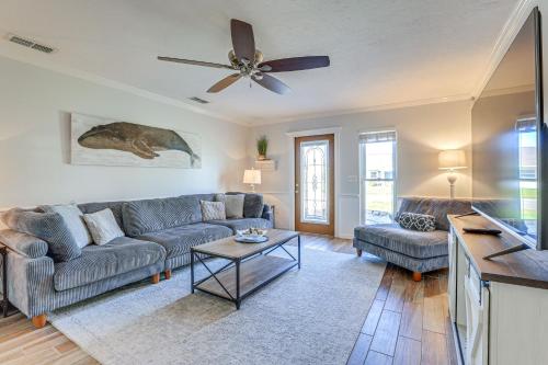 Pet-Friendly Bradenton Home Lanai with Heated Pool! in Bradenton, USA