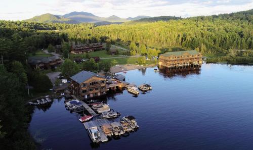 Ampersand Bay Resort - Accommodation - Saranac Lake