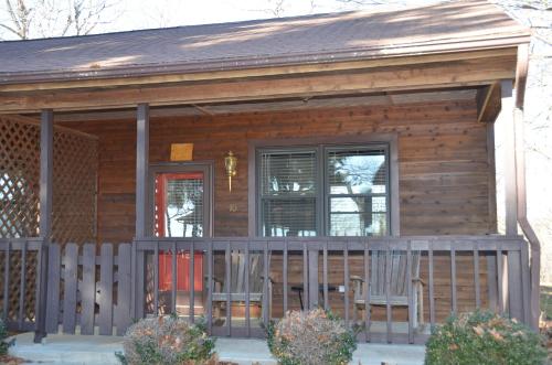 Bent Mountain Lodge Bed And Breakfast Inc. - image 11