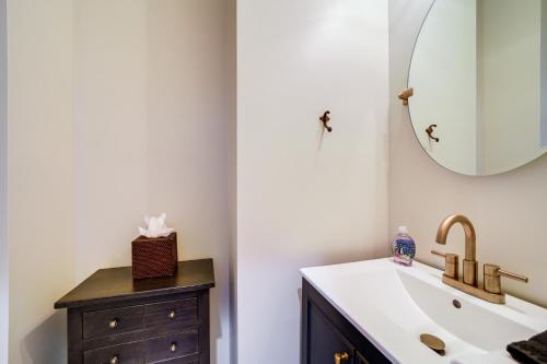 Spacious Glenville Home with Fire Pit and Lake Access