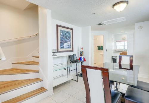 Jacksonville Beach Townhome Steps to the Sand!