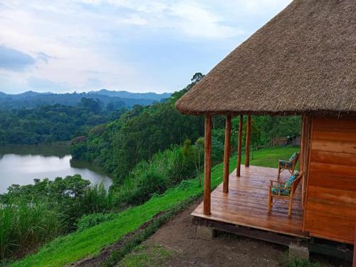 Mwamba Kelele Lodge Fort Portal