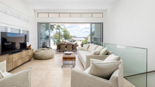 Soldiers Point Style and Sophistication photo 4