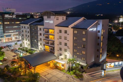Courtyard by Marriott San Salvador, Сан-Сальвадор