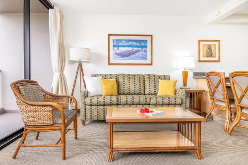 Cozy & Diamond Head View at Waikiki with Parking - Tap to explore photos