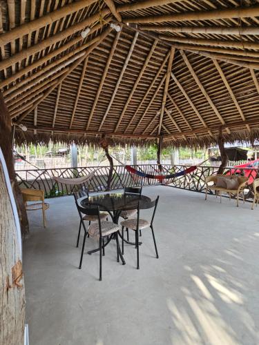 Hermosa Casa Amoblada de dos pisos, incluye cabana km. 10.5 Via Portoviejo Crucita Comuna Sosote in Portoviejo