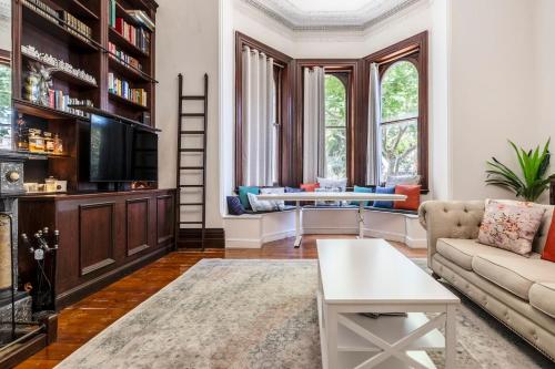 Elwood Manor - A Restored Art-Deco Gem, Melbourne