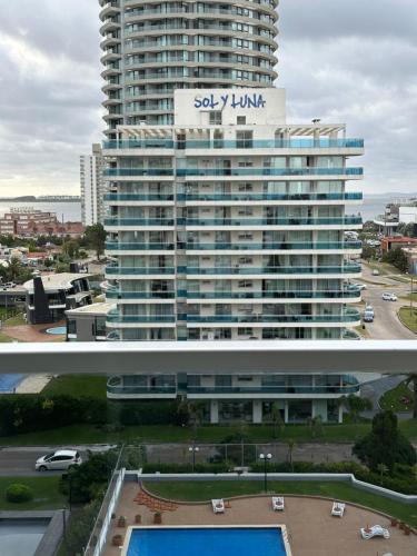 Apartment with Sea View image 3