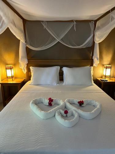 1 queen bed, 1 twin bed
