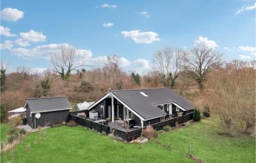  Gorgeous Home In Tranekr With Kitchen, Pension in Tranekær