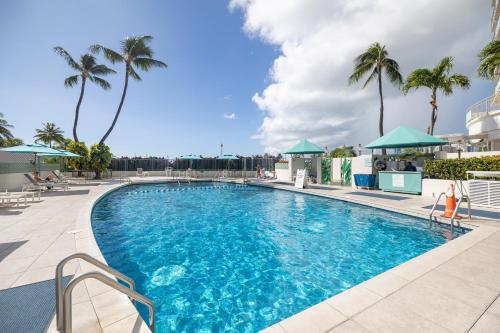 Upscale 2BR & 2BA Ocean View in Waikiki with Parking!, Honolulu (photo 5)