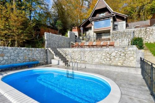 Family friendly house with a swimming pool Karlovac - 22089