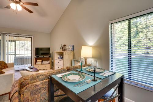 Pet-Friendly Lakeland Condo with Screened Porch! Pet-Friendly Lakeland Condo with Screened Porch!