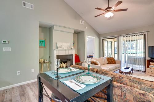 Pet-Friendly Lakeland Condo with Screened Porch! Pet-Friendly Lakeland Condo with Screened Porch!