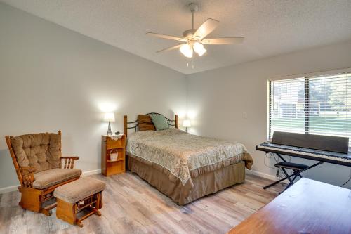 Pet-Friendly Lakeland Condo with Screened Porch! Pet-Friendly Lakeland Condo with Screened Porch!