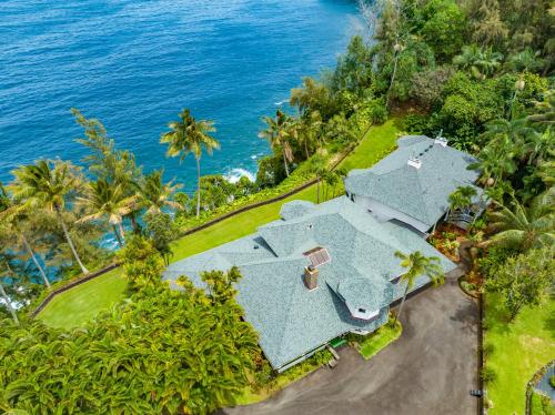 Exterior view, Hamakua Hotel in Honomu (HI)