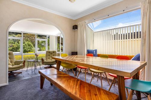 Facilities, Retro 4 bedroom home, warm and welcoming, quiet location in Porirua